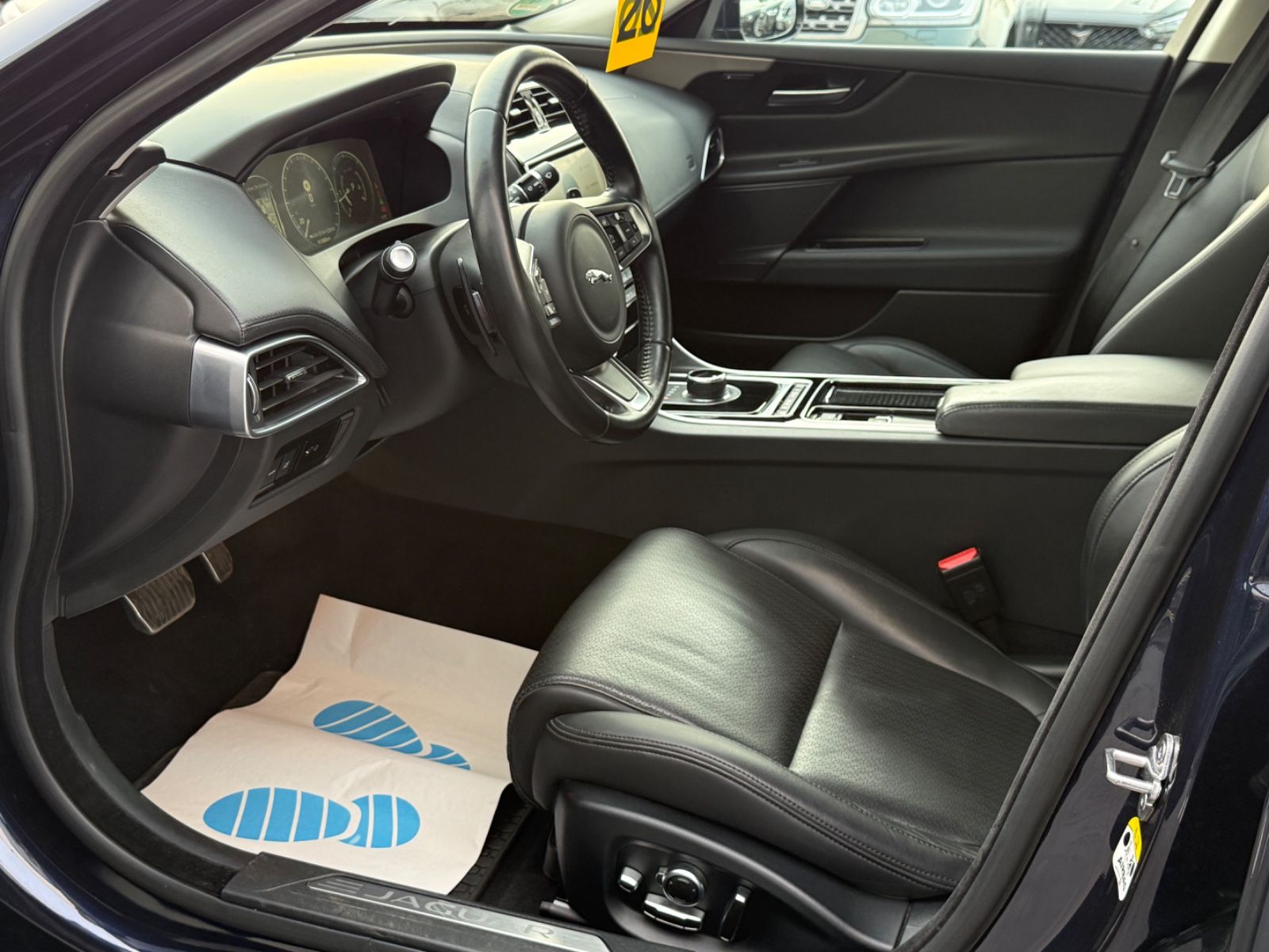 XE Portfolio AWD 2.0 Aut Leder Navi ACC 1.Hand