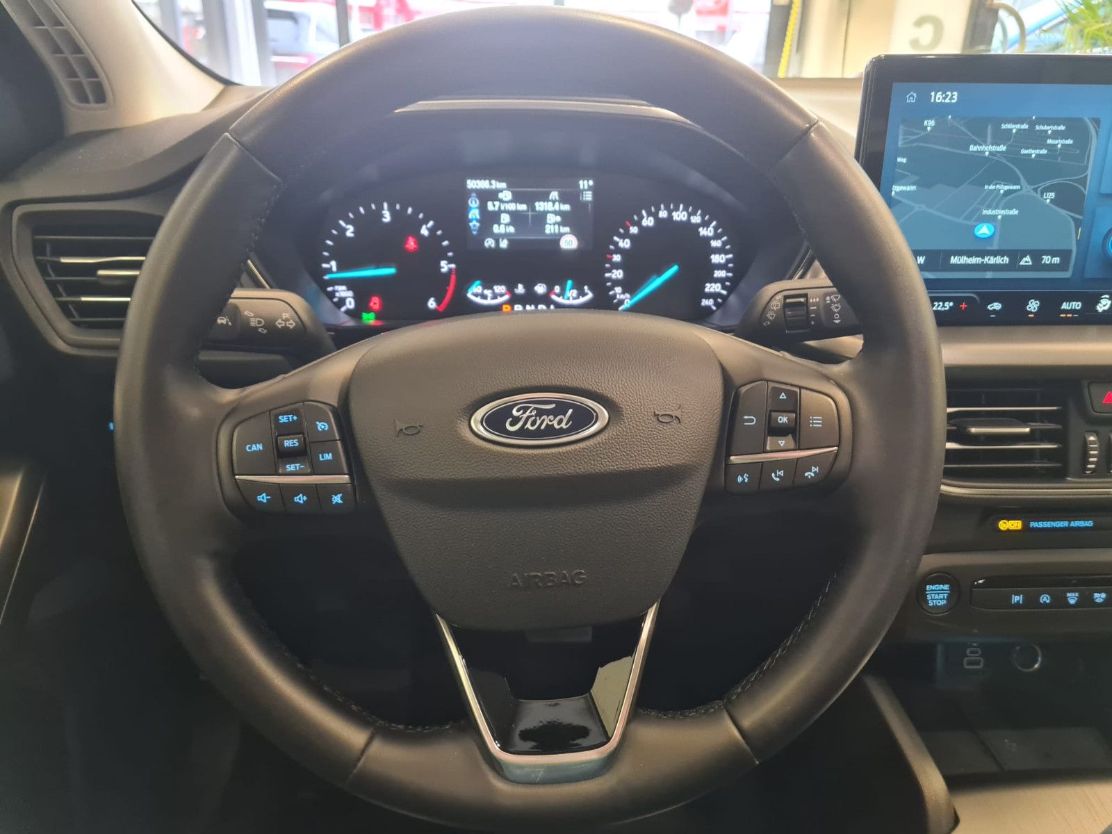 Fahrzeugabbildung Ford Focus Turnier Titanium / 1. Hand / SCHECKHEFT