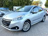 Peugeot 208 ALLURE / AUTOMATIK / 2 HAND / TOP ZUSTAND / - gebrauchte Peugeot 208 aus dem Jahr 2017