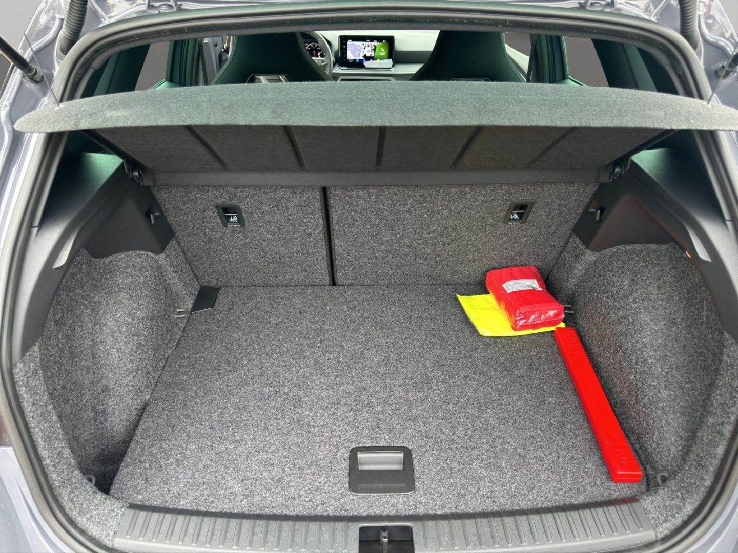 Fahrzeugabbildung SEAT Arona 1.0 TSI 85 kW FR Navi Digitales Cockpit LE