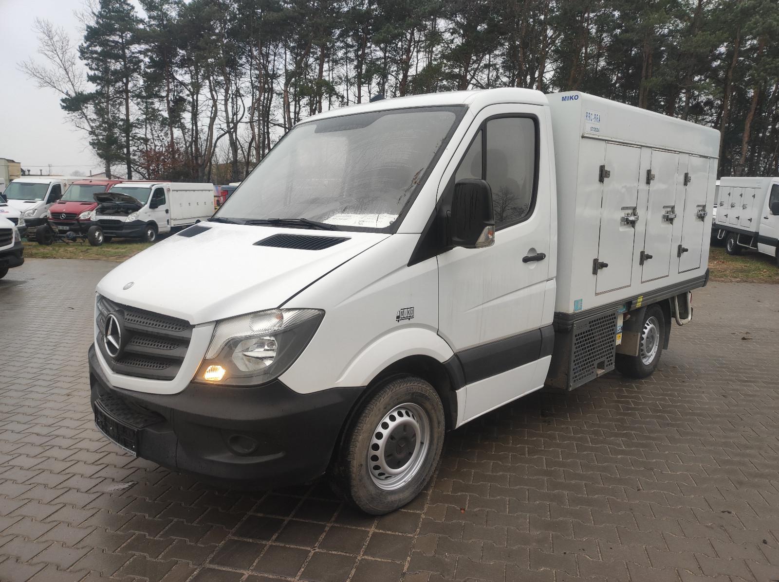 Mercedes-Benz 310 Sprinter 313 Eiswagen Cold Car