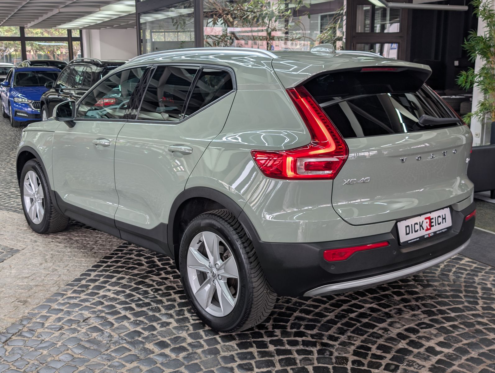 Fahrzeugabbildung Volvo XC40 B3 Core Winter-Pk. LED*VC*KEYLESS*SOUND*18"