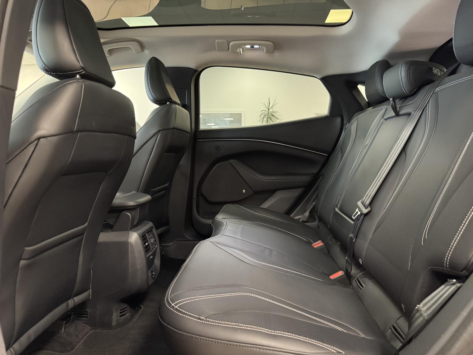 Ford MACH-E 75 kWh Pano Leder LED Navi R.Cam ACC PDC 
