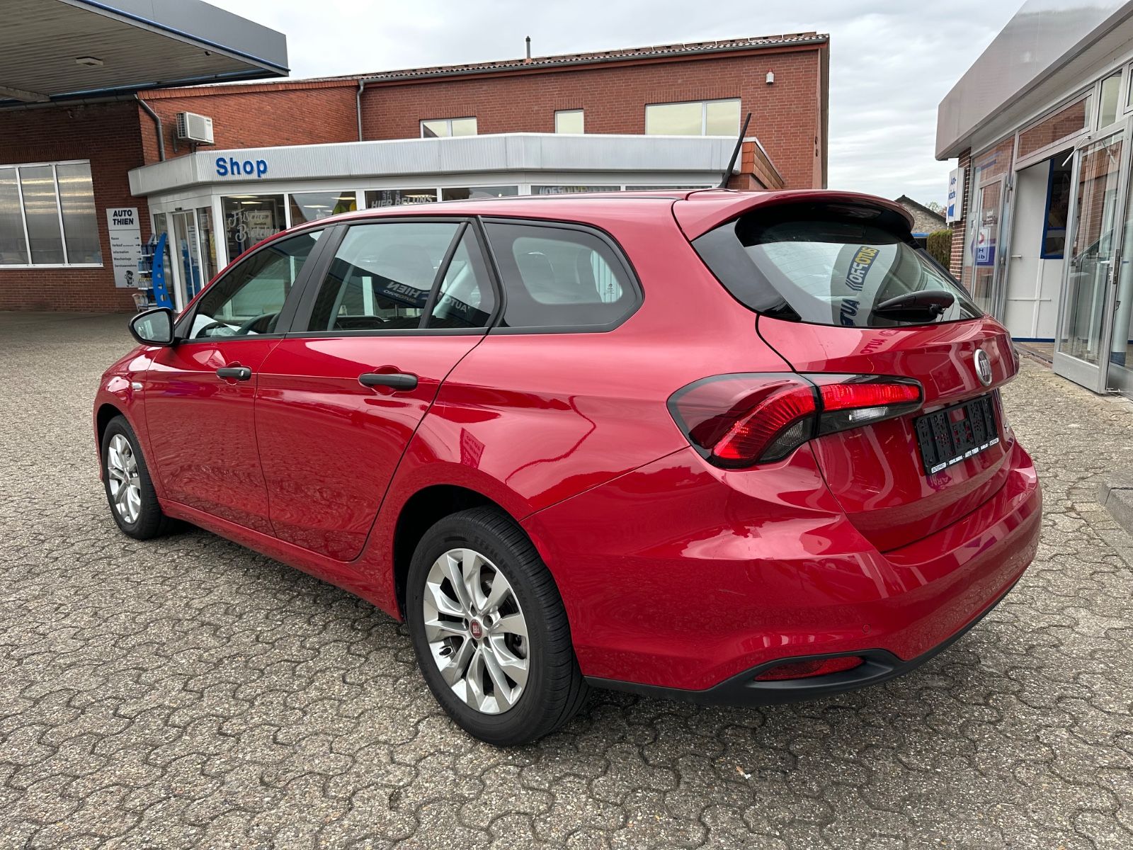 Fahrzeugabbildung Fiat Tipo 1.4 Kombi Sitzheizung/Klima/LM-Felgen 16"