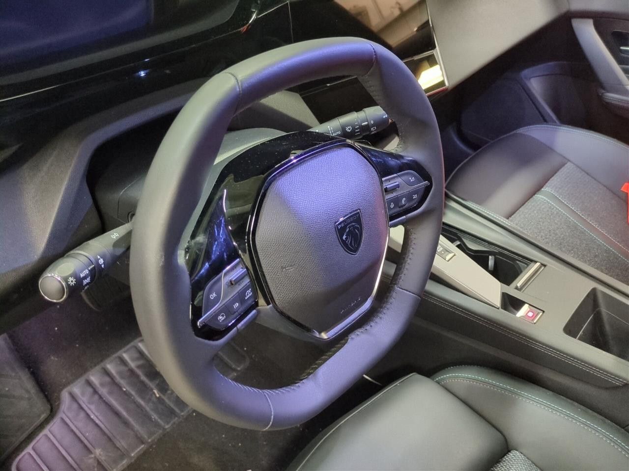 Fahrzeugabbildung Peugeot 308 SW Allure Blue HDI 130 eAT