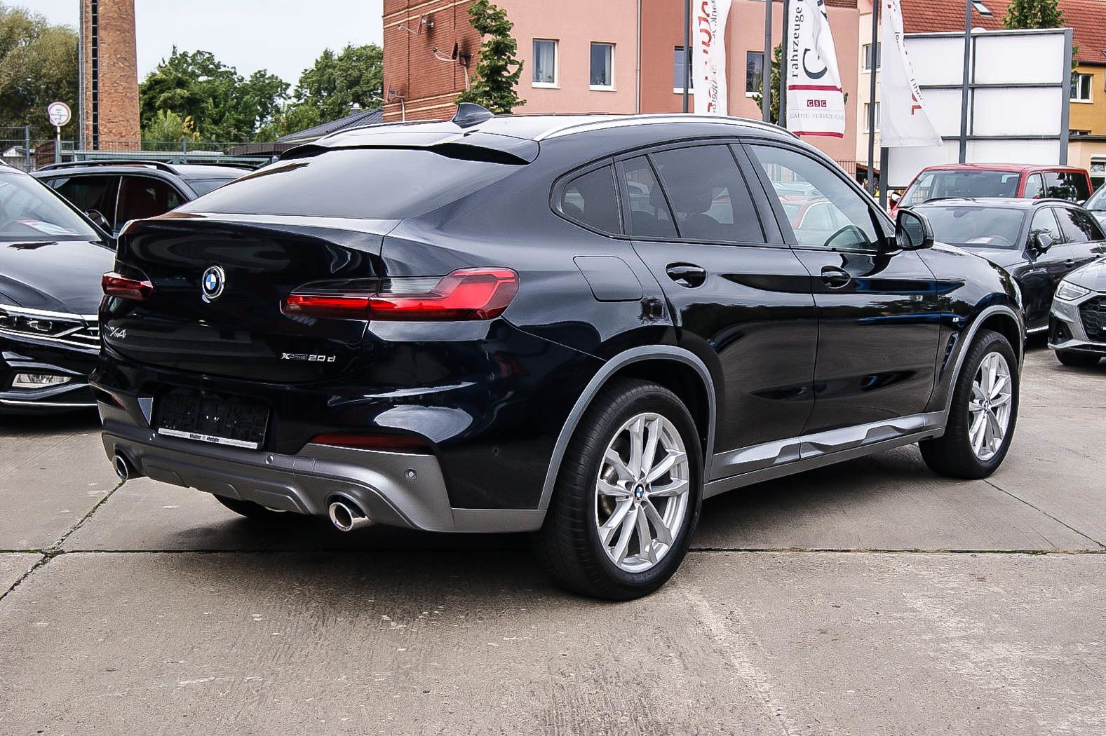 Fahrzeugabbildung BMW X4 xDrive 20 d M Sport X HUD ANHZV STHZG PANO