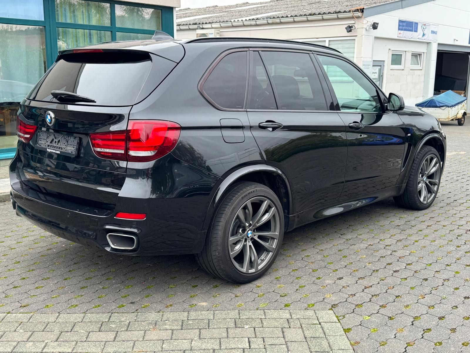 Fahrzeugabbildung BMW X5 xDrive 30 d M-Paket LED+NAVI+LEDER+MEMO+VIRTU