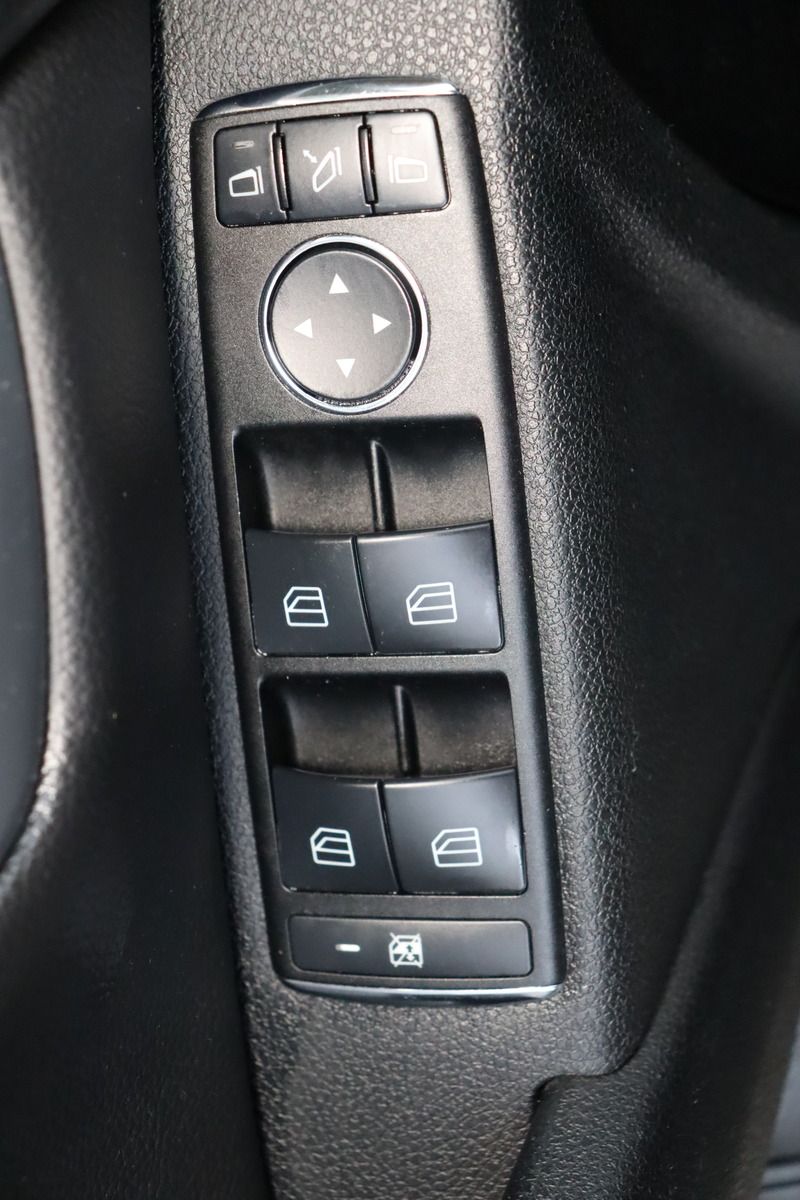 Fahrzeugabbildung Mercedes-Benz C 180 KOMPRESSOR HU/AU 02.27