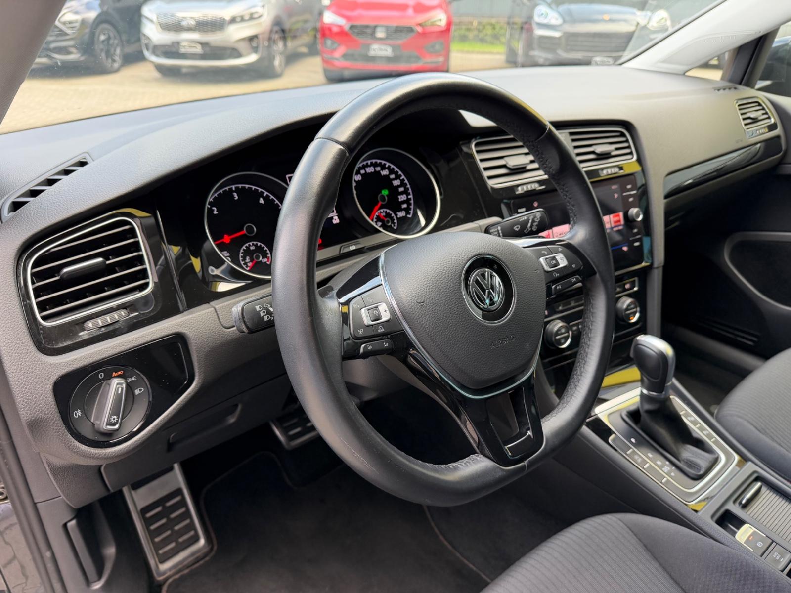 Volkswagen Golf VII Lim. Sound/ACC/AUTOMATIK/SHZ/NAVI/
