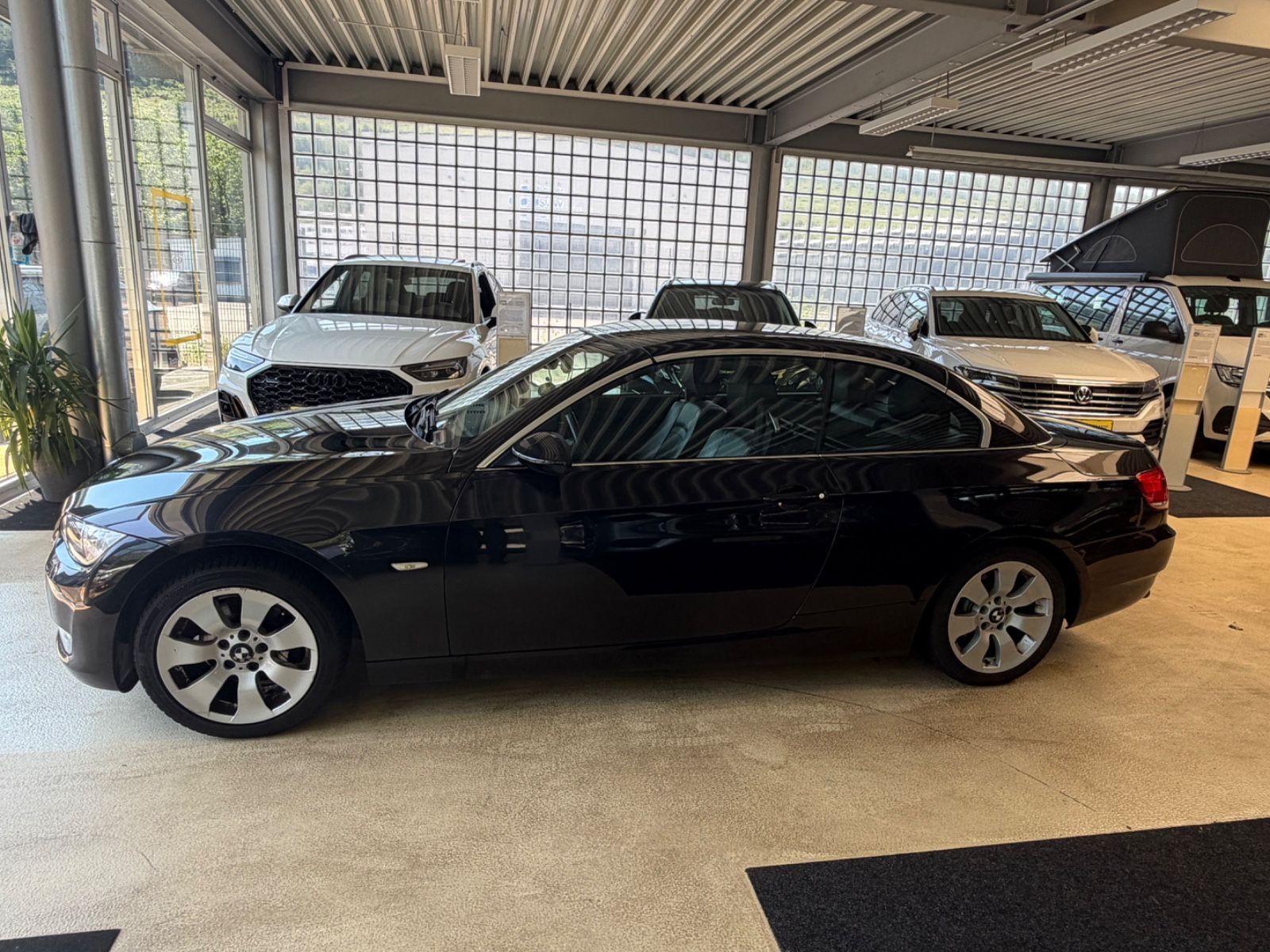 Fahrzeugabbildung BMW 320 3 Cabrio 320i