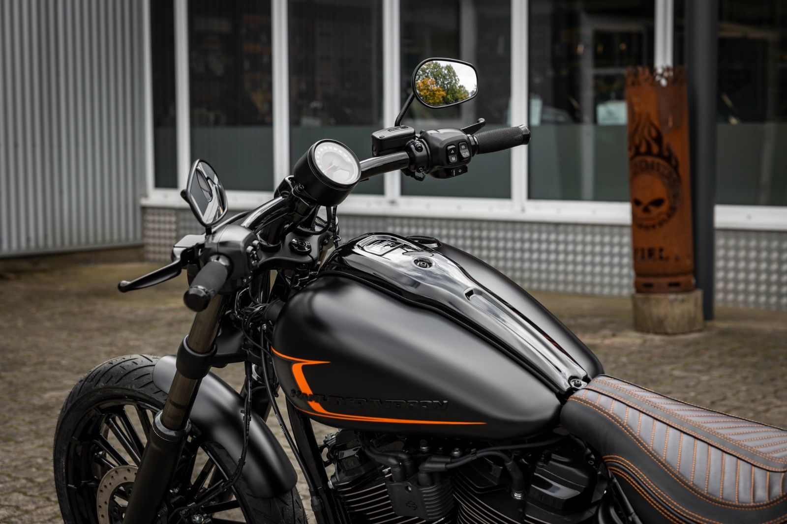 Fahrzeugabbildung Harley-Davidson Breakout DARKSIDE FXBR 117 MY25 -H-D Kiel Custom