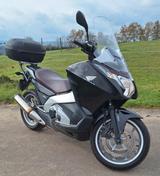 Honda Integra NC 700 D - BENZIN ROLLER