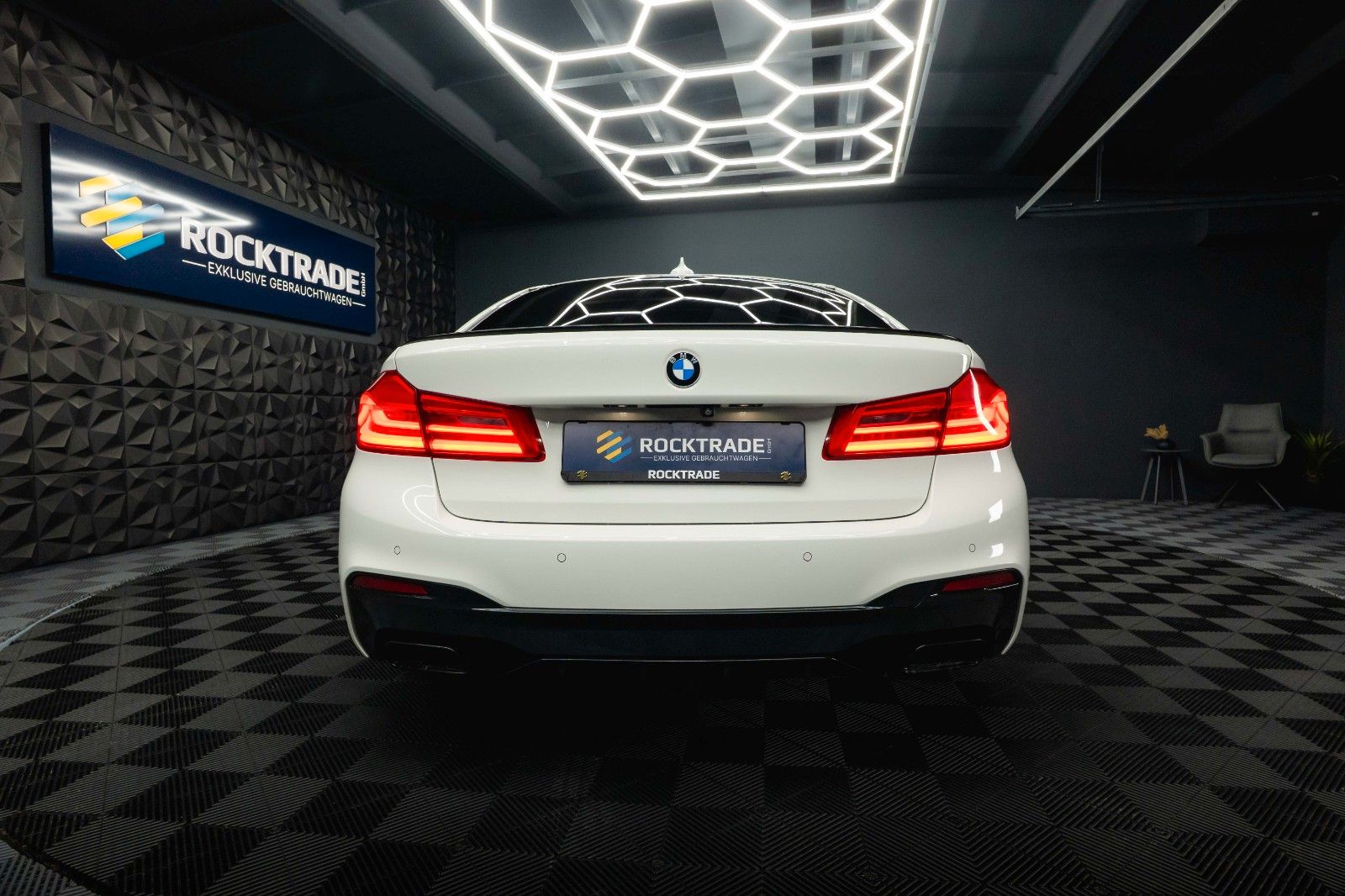 Fahrzeugabbildung BMW M550 i xDrive M-Performance Shadow *ACC*LED*360*