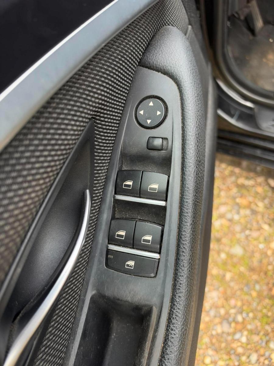 BMW 520 2011 — photo 14