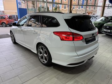Ford Focus Turnier ST 250PS
