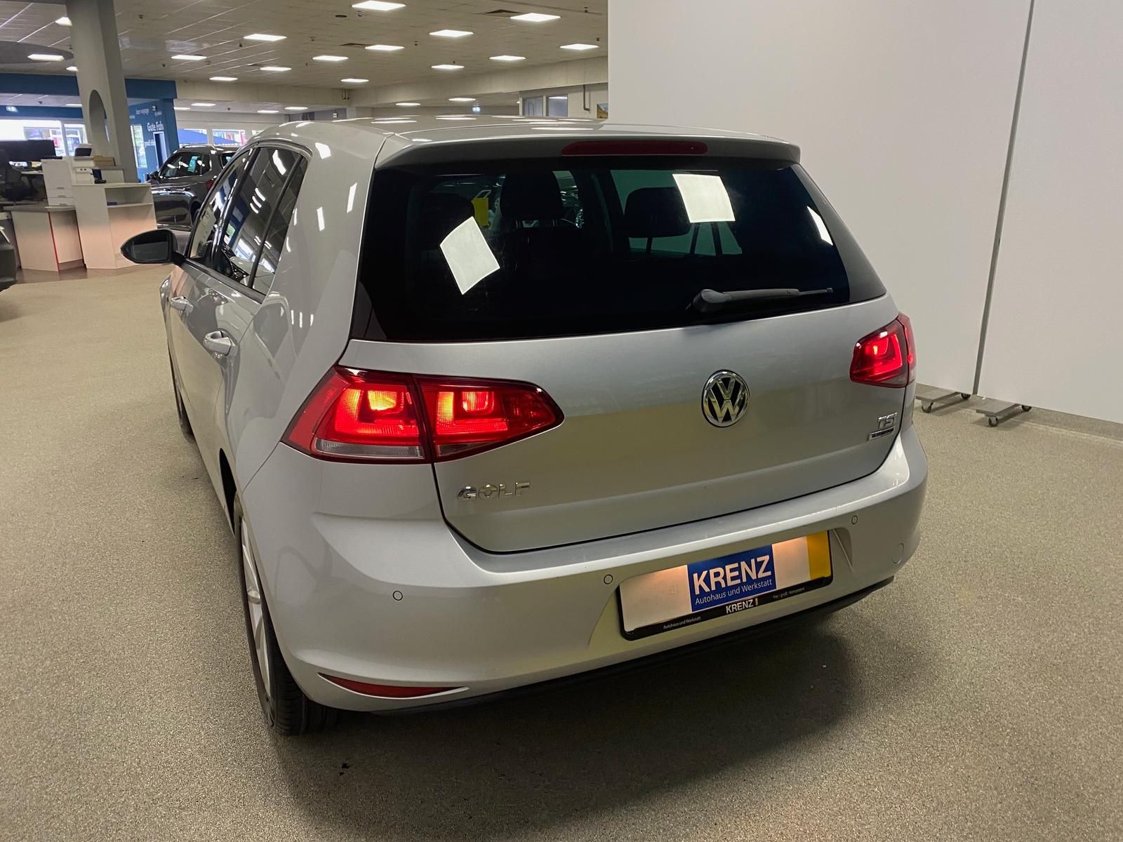 Fahrzeugabbildung Volkswagen Golf 1.2 TSI Lounge BMT+ PDC V&H+SITZHEIZ+KLIMA+