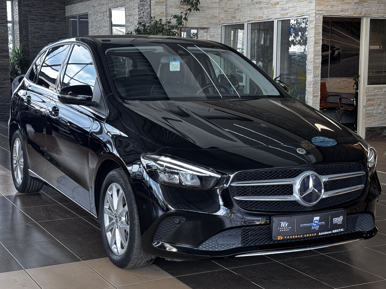 Mercedes-Benz B 250 e R.Cam Navi Teil-Leder SHZ LED DAB MBUX