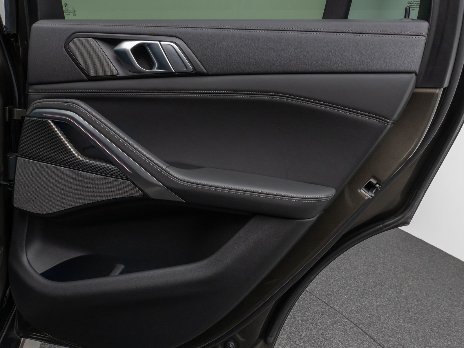 Fahrzeugabbildung BMW X6 M50i Panorama Laser 360° DAB H/K HUD 22Zoll