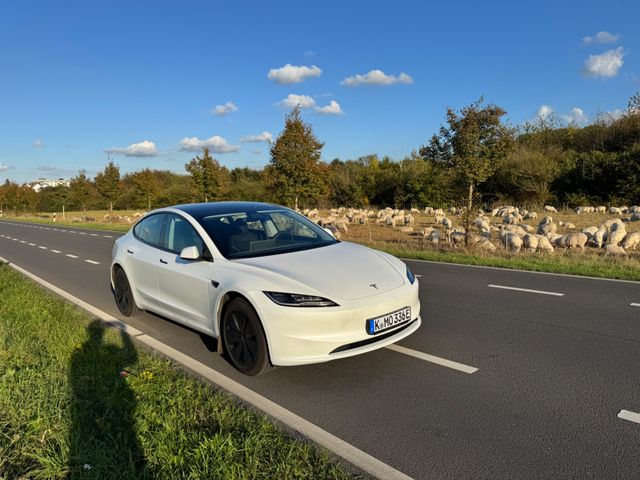 Tesla Model 3 Hinterradantrieb RWD Highland 