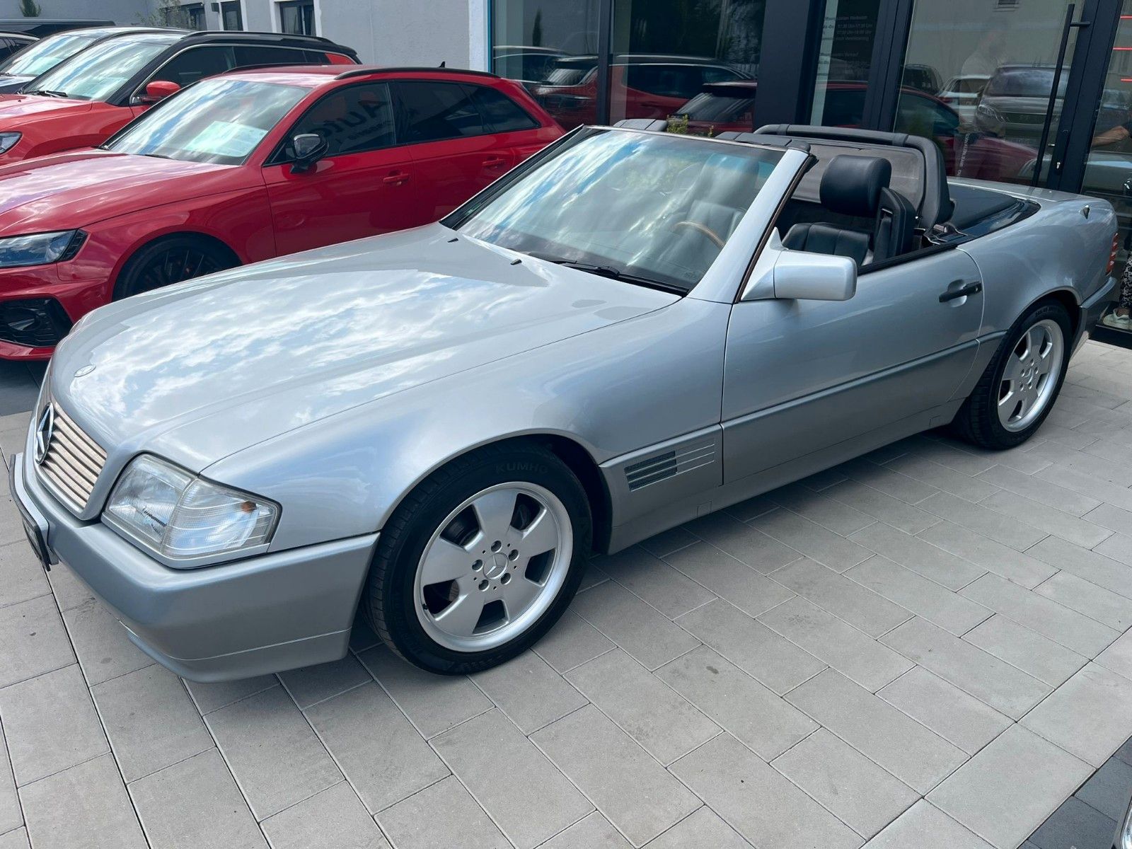 Fahrzeugabbildung Mercedes-Benz SL 300*H-Kennzeichen*HU 07/2027*