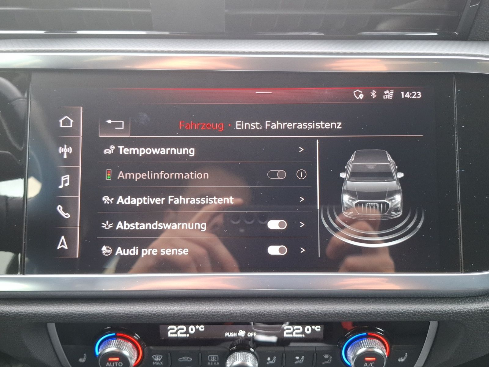Fahrzeugabbildung Audi Q3 40 TFSI advanced S-tronic quattro LED AVC ACC