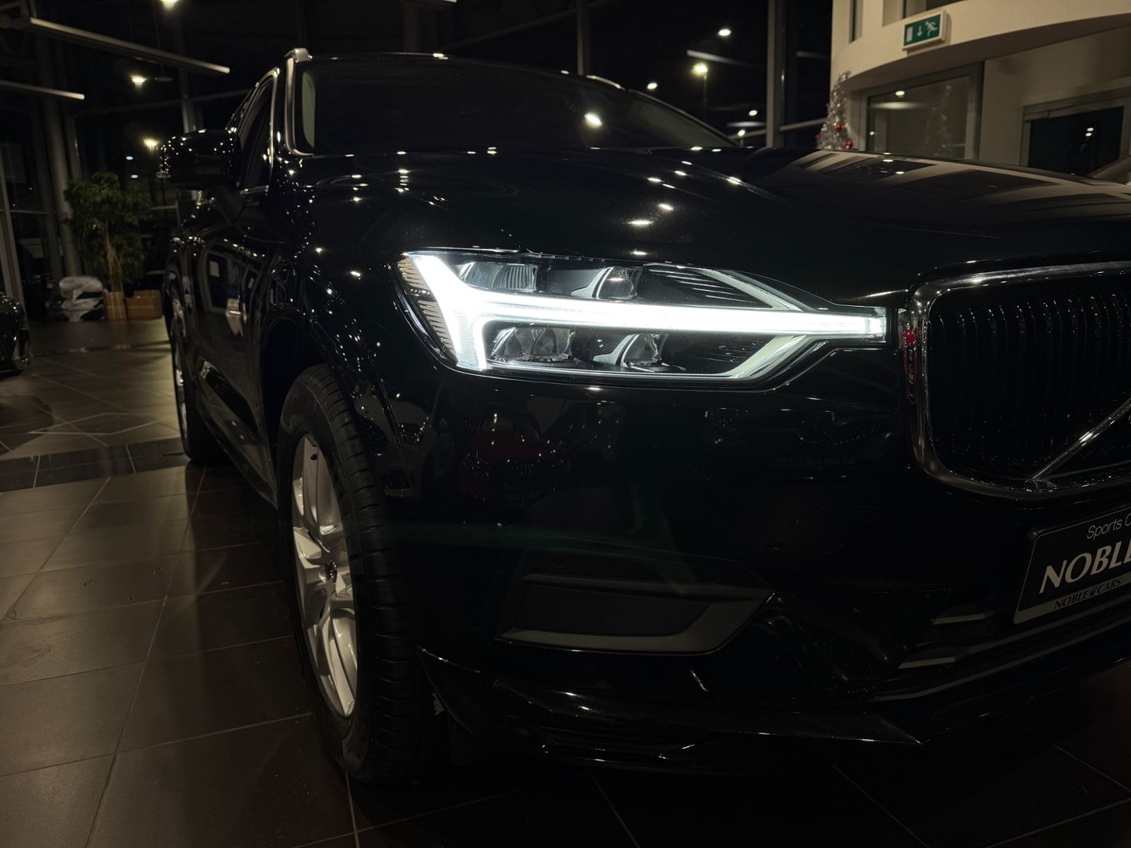 Fahrzeugabbildung Volvo XC60 Momentum Pro 2WD LED NAV DAB RFK SHZ ALU