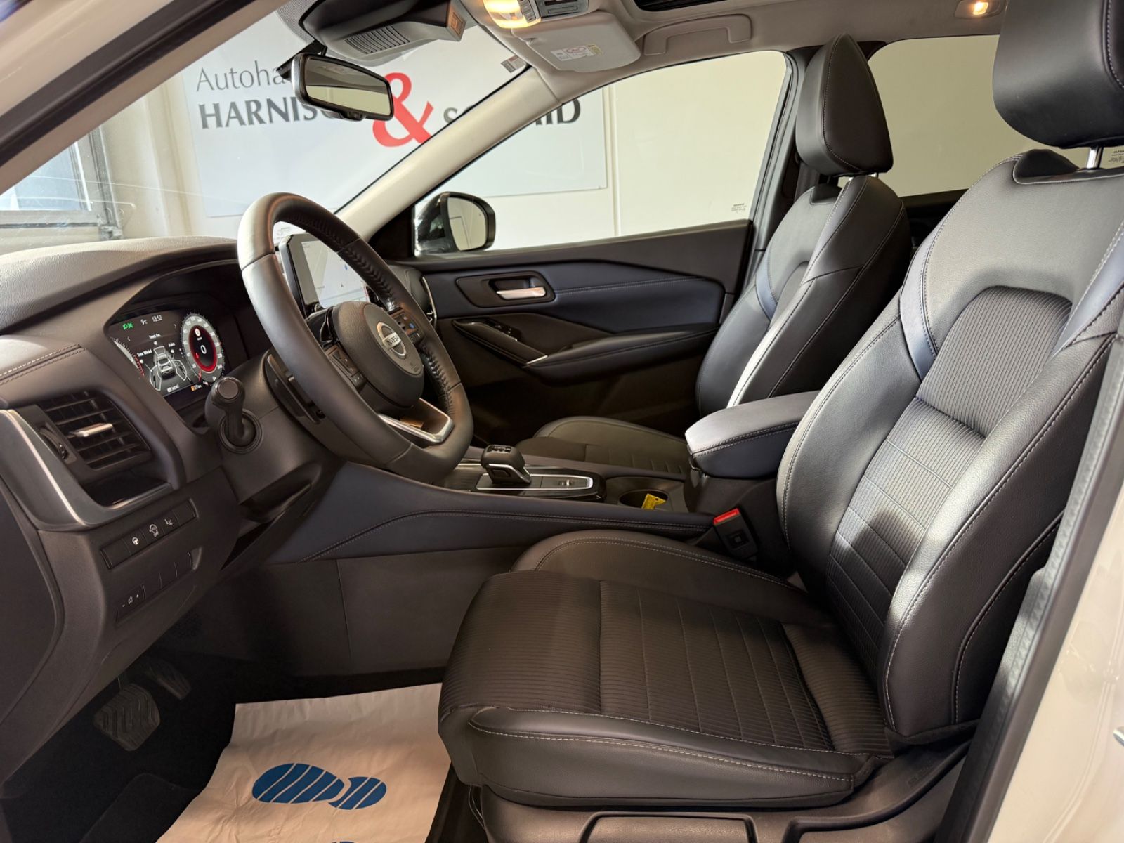 Fahrzeugabbildung Nissan Qashqai Premiere 360° Kamera, Navi, Winterpaket,