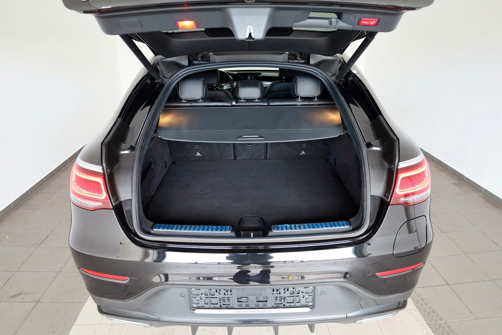 Fahrzeugabbildung Mercedes-Benz GLC 300e 4M Coupe AMG Leder,Navi,LED,Kamera,SH