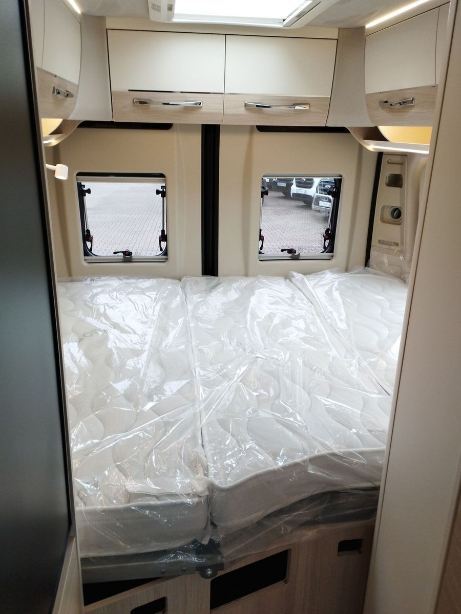 Fahrzeugabbildung Eura Mobil Van V 595 HB RFK, Klimaauto, Fahrassistenzpaket