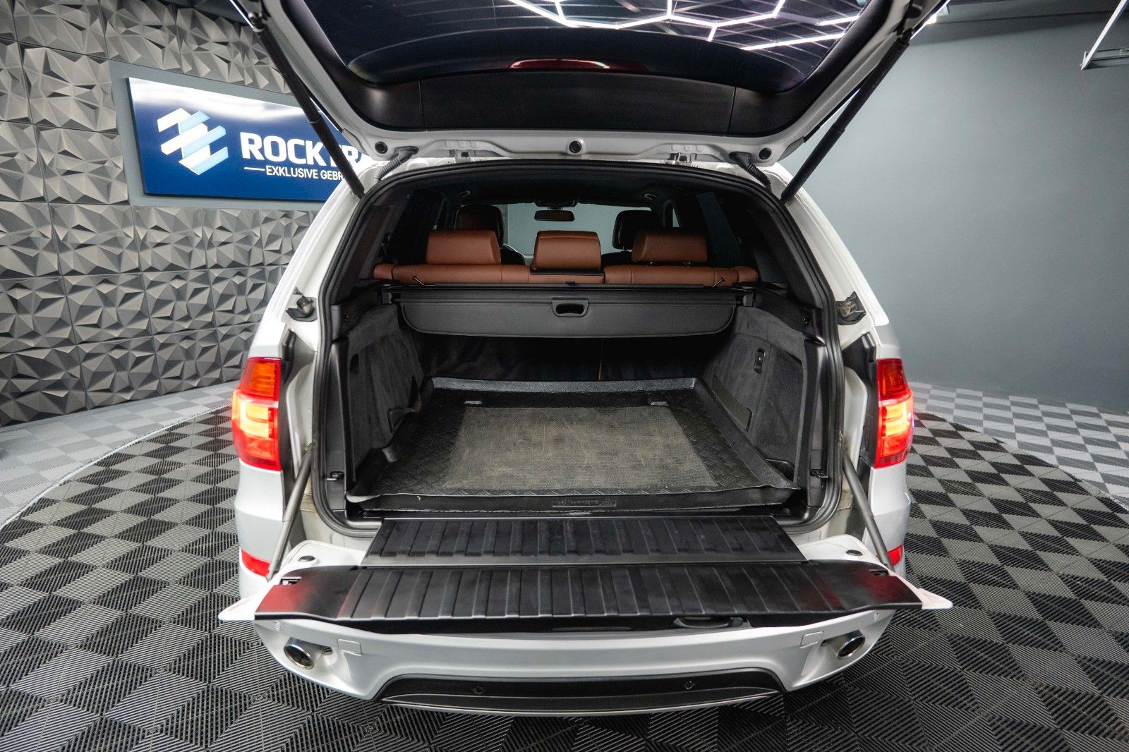 Fahrzeugabbildung BMW X5 xDrive 30d M Sport *TÜV NEU*Xenon*Facelift*