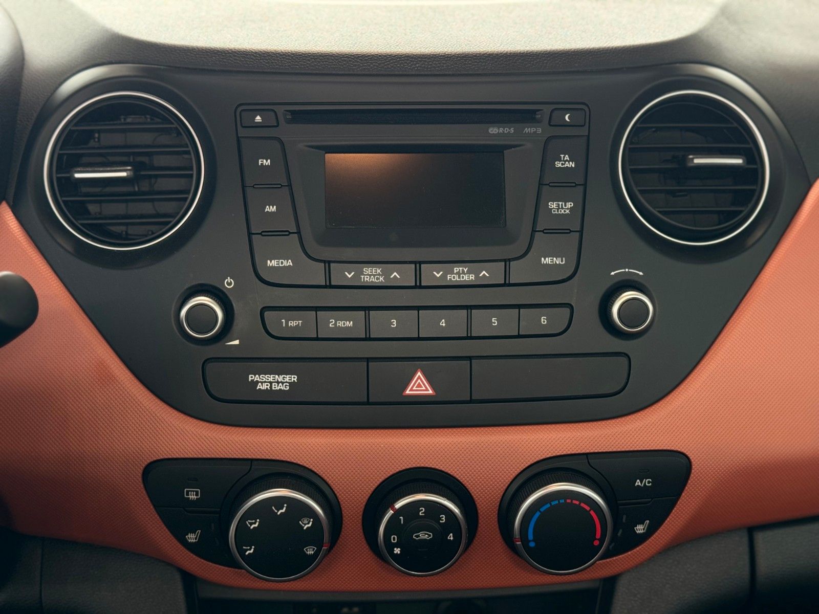 Fahrzeugabbildung Hyundai i10 1.0 Trend  Klima Sitzheizung Allwetterreifen