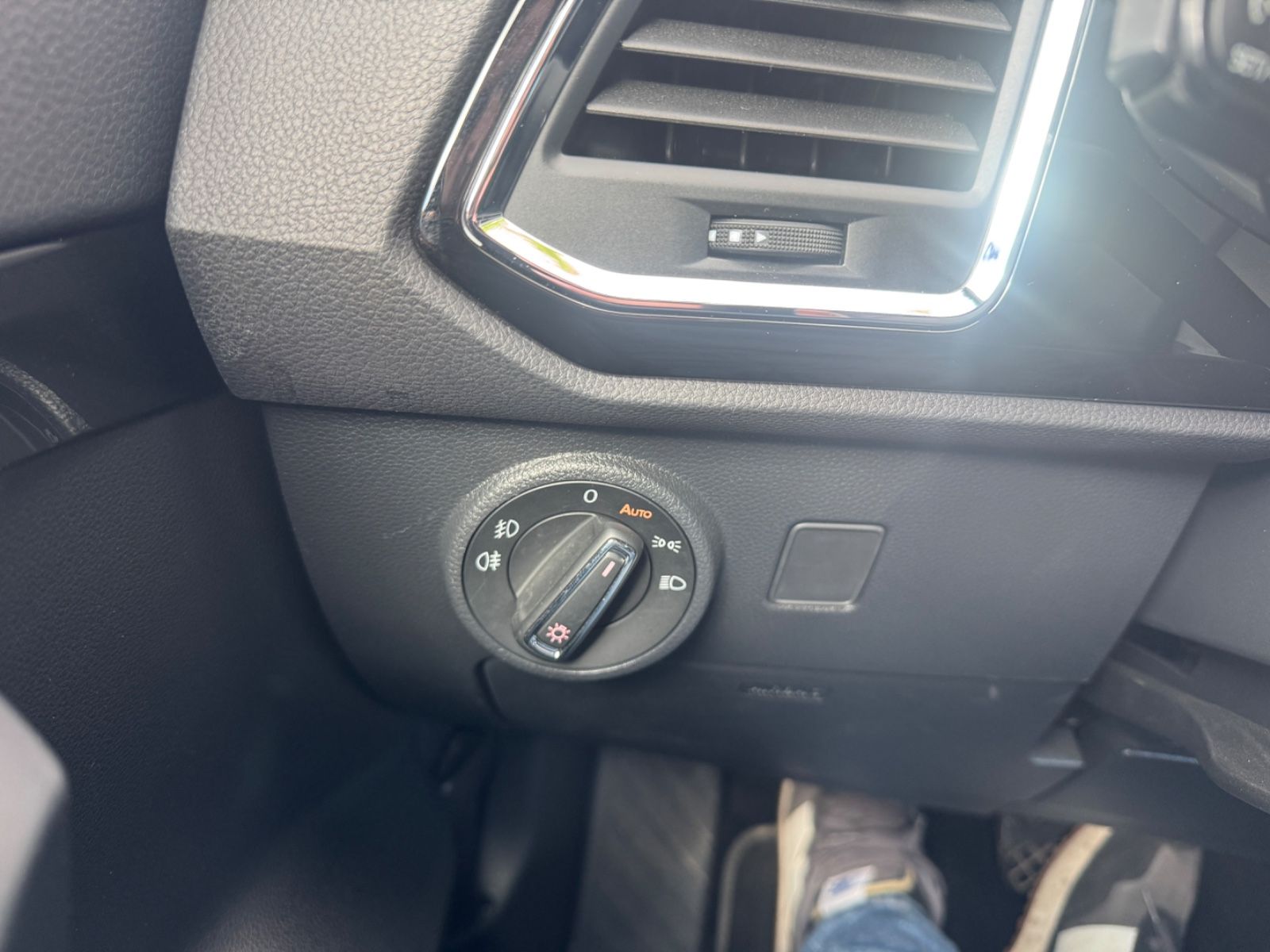 Fahrzeugabbildung SEAT Ateca Xcellence LED+Navi+AHK+Bluetooth