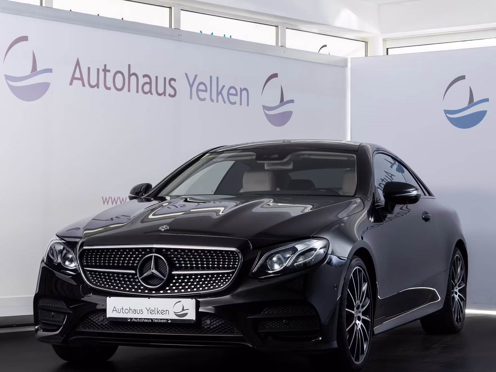 Mercedes-Benz E 400 AMG-LINE *MBEAM*WIDESCREEN*PANO*BURM