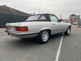 Mercedes-Benz SL 280 Besondere Farbkombination - Mercedes-Benz aus 1982: Cabrio