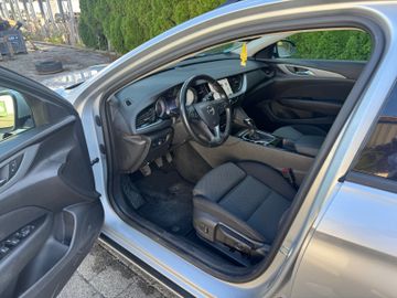 Opel Insignia - 12