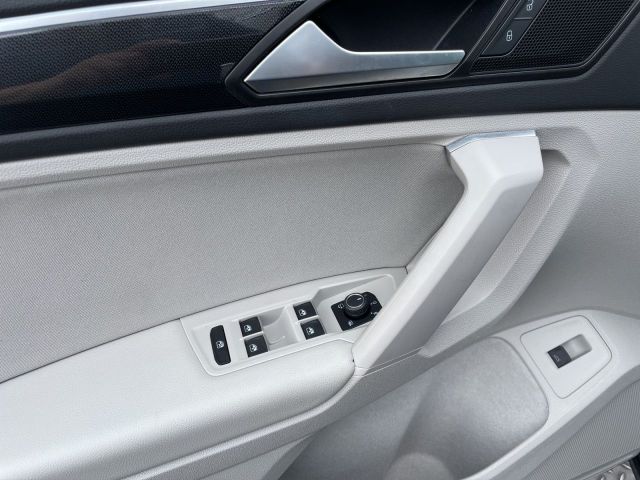 Tiguan Elegance 2.0 TDI DSG Sportpaket Bluetooth