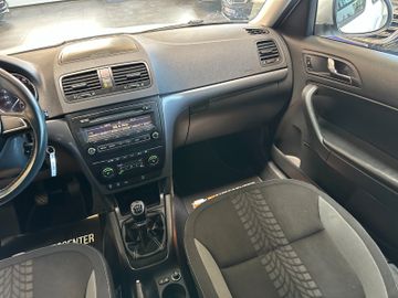Skoda Yeti Adventure *TÜV*Xenon*Scheckheftgepfl.*Navi*