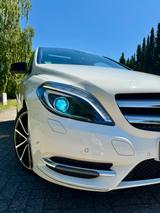 Mercedes-Benz B 250 211 PS, 240 Km/h,Xenon,AHK,Panorama,18 Z - Mercedes-Benz B-Class: Von Privat