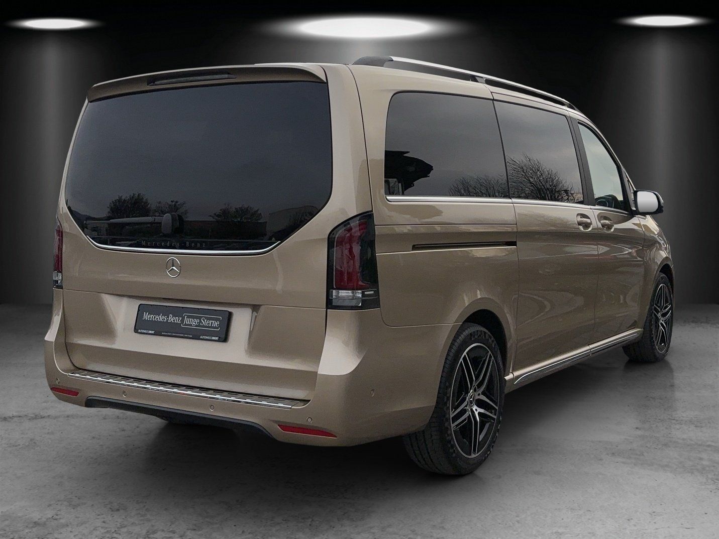 Fahrzeugabbildung Mercedes-Benz V 300 d L 4M EXCLUSIVE AMG AIRMATIC AHK Standhzg