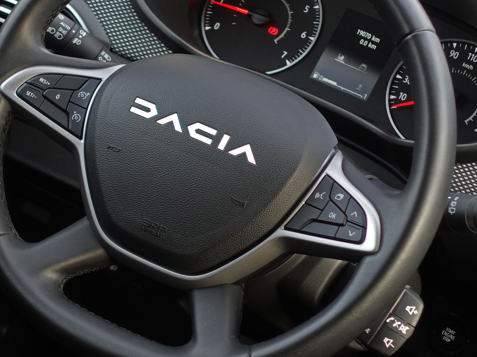 Fahrzeugabbildung Dacia Jogger TCe 110 Extreme+ I.Hd AHK Navi Garantie+