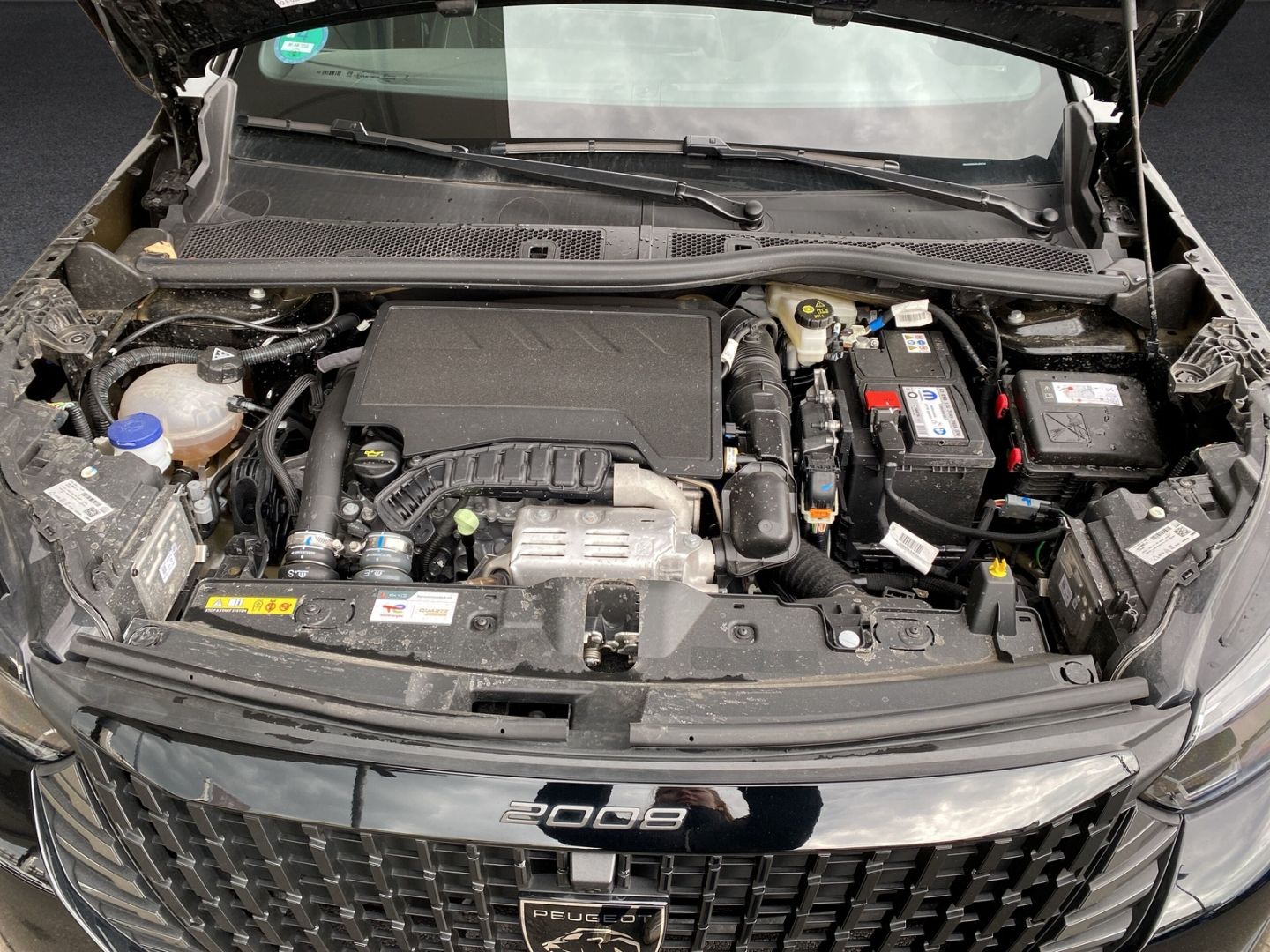 Fahrzeugabbildung Peugeot 2008 Hybrid 136 GT Navigation ACC Rückfahrk. DAB