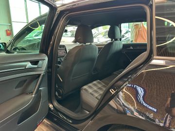 MYAUTOCENTER – Gebraucht- und Jahreswagen mit Werkstattservice in Pfaffenhofen Volkswagen Golf *ACC*PDC*NAVI*2-Zonen*LED*SPORT*