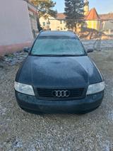 Audi A6 V6 2,4l - Audi A6 aus 1998: Kombi