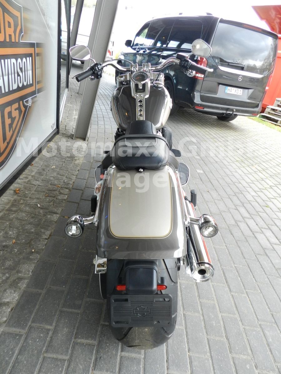 Fahrzeugabbildung Harley-Davidson Softail Fat Boy 114  MJ 23 Two-Tone