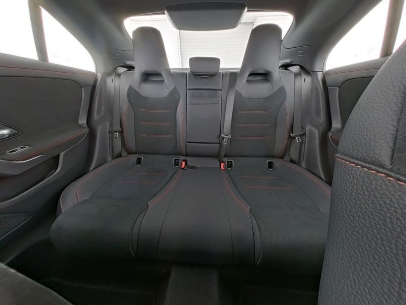 Fahrzeugabbildung Mercedes-Benz CLA 200 AMG*KEYLESS*KAM*AMBIENTEBEL*APPLE-CARPLA