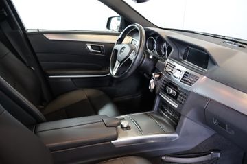 Mercedes-Benz E 220 T Avantgarde FRONT+ILS+GSD+AHK