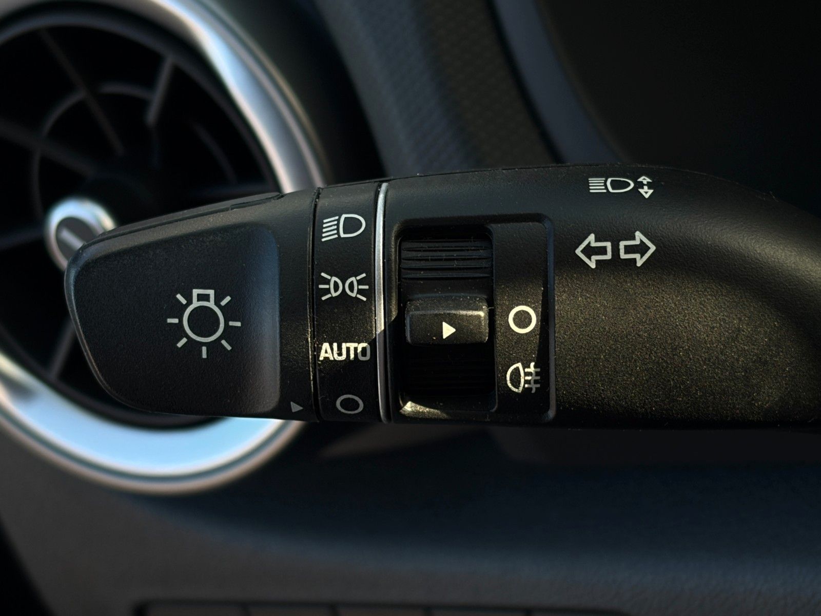 Fahrzeugabbildung Hyundai KONA E Select 39kW ACC LKA LFA CarPlay SHZ LHZ