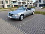 Mercedes-Benz W 124 E 200 1HAND  - Mercedes-Benz E 200: W124