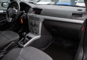 Fahrzeugabbildung Opel Astra 1.6 H Caravan KLIMA|TEMPOMAT|BC