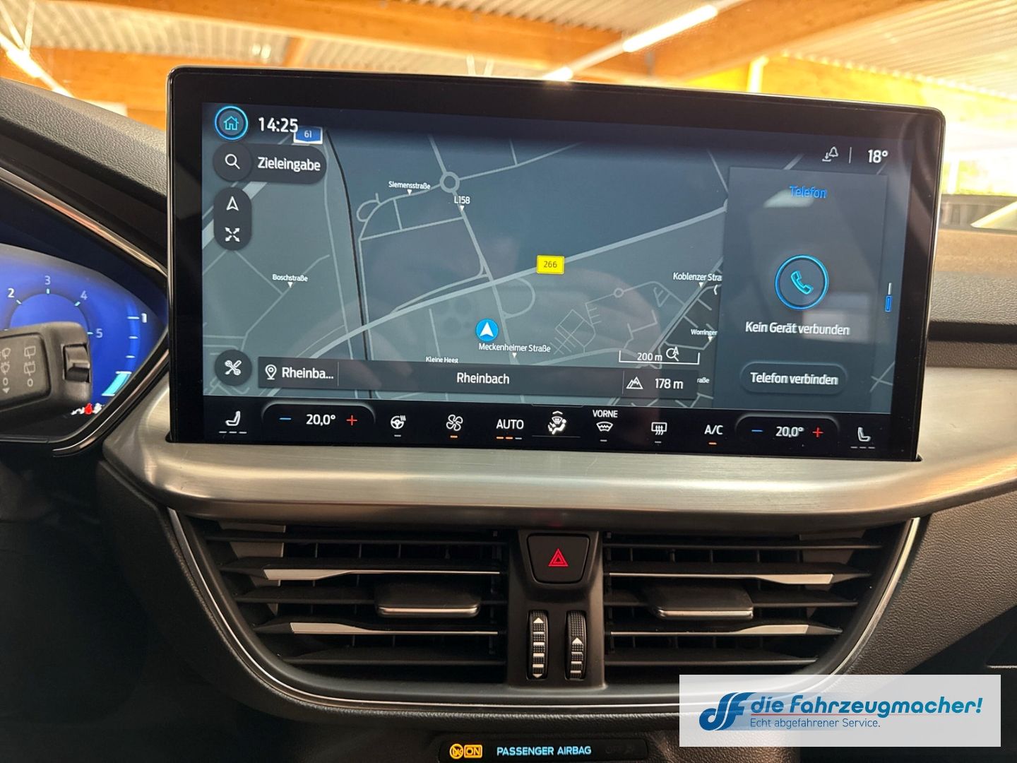 Fahrzeugabbildung Ford Focus Turnier Titanium X Navi Digitales Cockpit